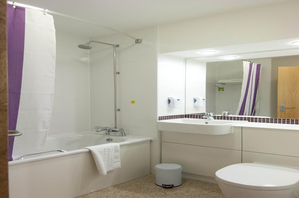 Premier Inn Birmingham City - Aston Værelse billede