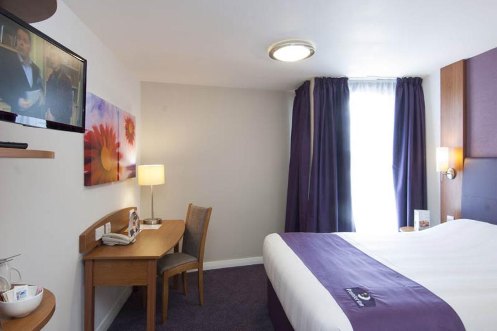 Premier Inn Birmingham City - Aston Værelse billede