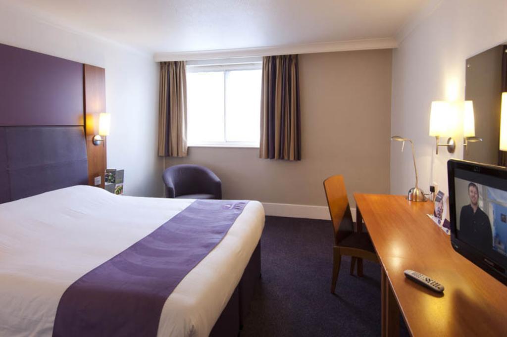 Premier Inn Birmingham City - Aston Værelse billede