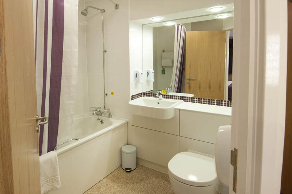 Premier Inn Birmingham City - Aston Værelse billede